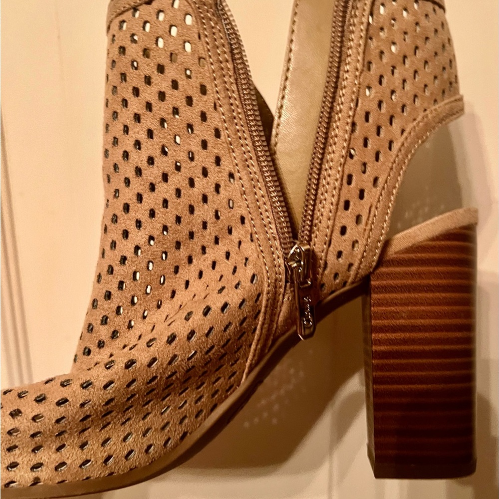 CIRCUS BY SAM EDELMAN Emerson Light Tan Perforated Booties Sandals 9 1/2